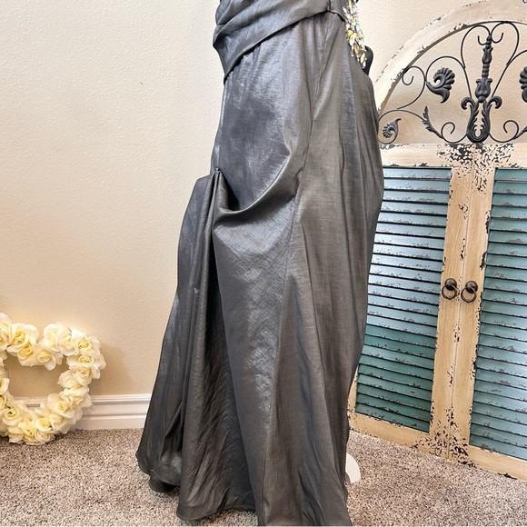 LUXE GIGI by La Femme NWOT $400 Strapless Evening Gown Jeweled size 16 - Picture 6 of 16